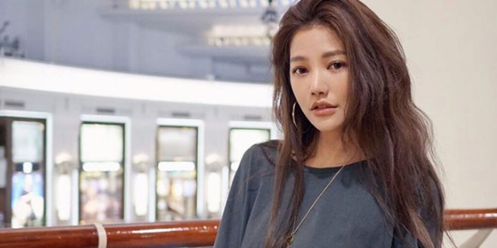Asian Skincare Lessons Model