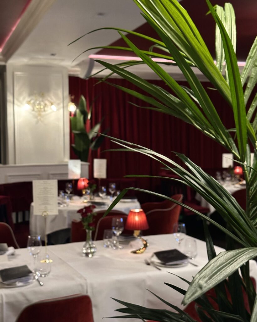 Elegant UNICEF fundraising dinner setting